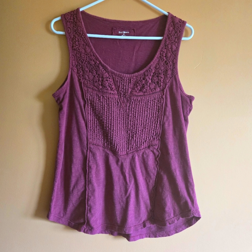 Ruff Hewn Embroidered Sleeveless Top PTP=18.5"